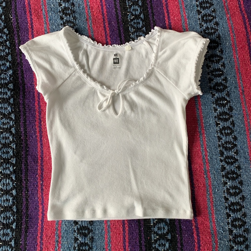 〰️white crop top〰️